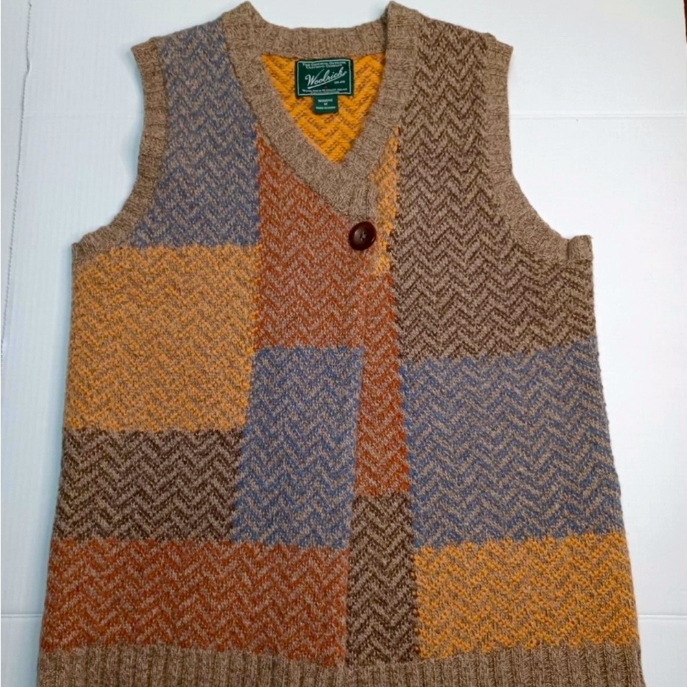 Woolrich Est.1830 size medium lambs wool